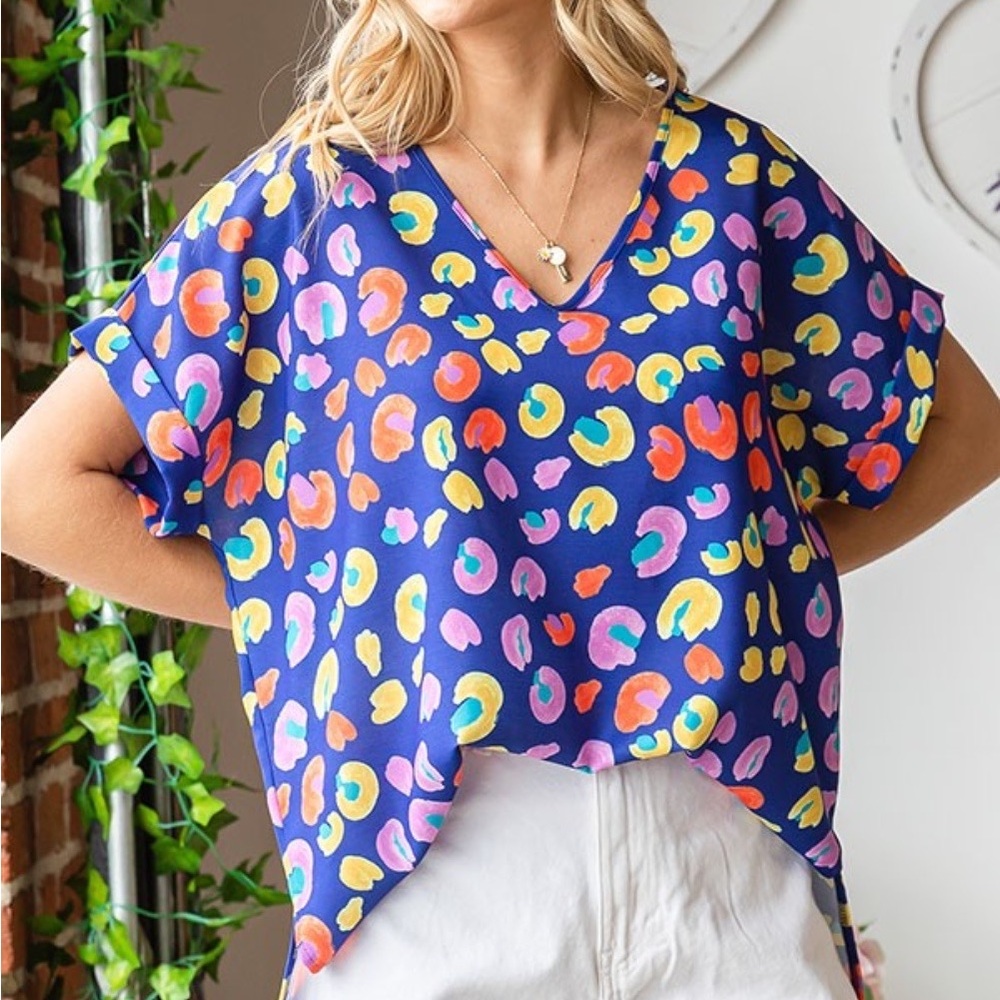 NEW First Love Blue Leopard Print V-Neck Short Sleeve Woven Top